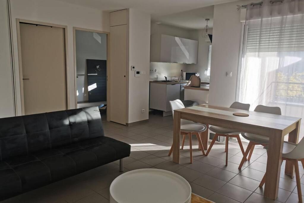 Appartement T2 Accessible Pmr Avec Terrasse Et Garage Onet-le-Château エクステリア 写真